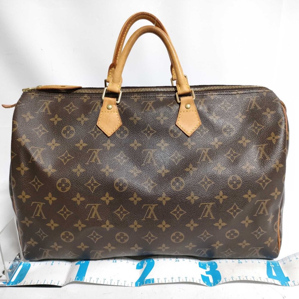 Louis Vuitton Speedy 40 – Monogram Canvas